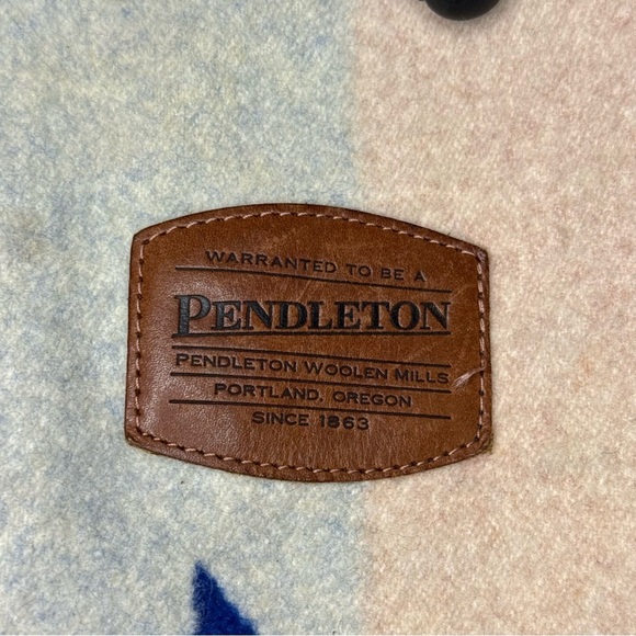 Vintage Pendleton Star Pattern Backpack in Blue, Red, and Cream - Picture 4 of 14